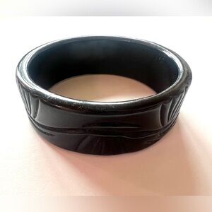 Vintage America Black carved lucite bracelet one size 1960’s